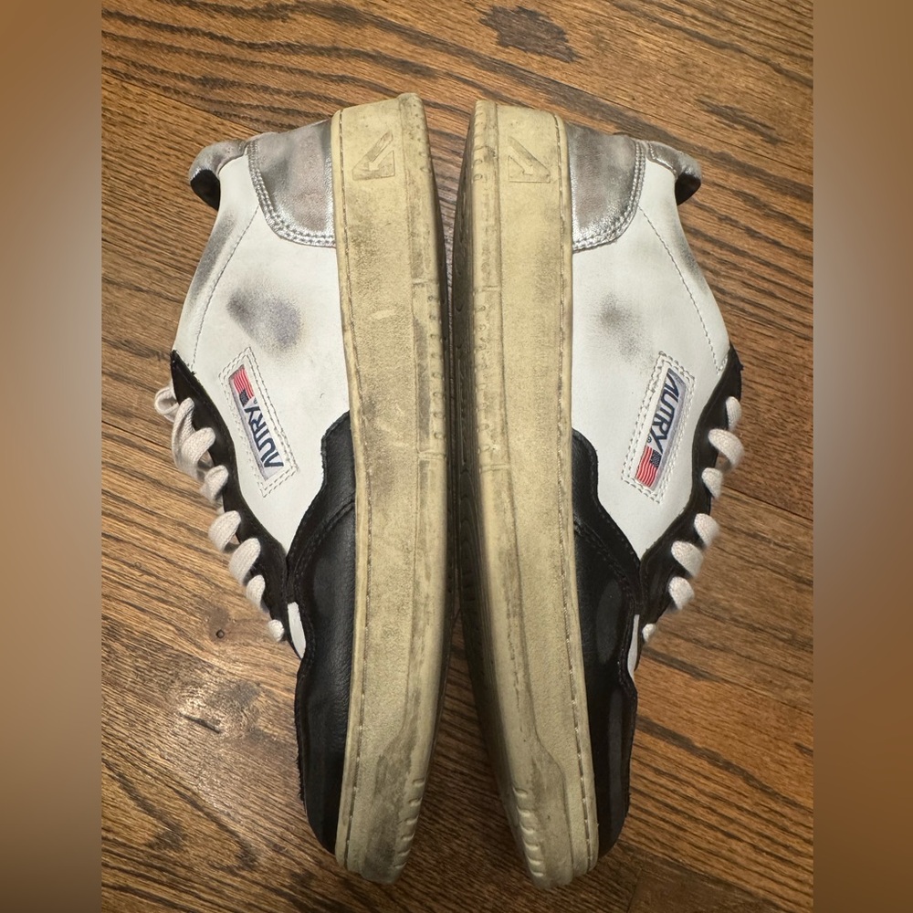 AUTRY SNEAKERS MEDALIST LOW SUPER VINTAGE IN WHITE BLACK SILVER LEATHER, 44–NWT - Picture 11 of 16